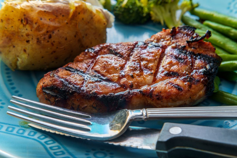 detail_1668_Pork_Sirloin_Chop_June_6_24_1200X800.jpg